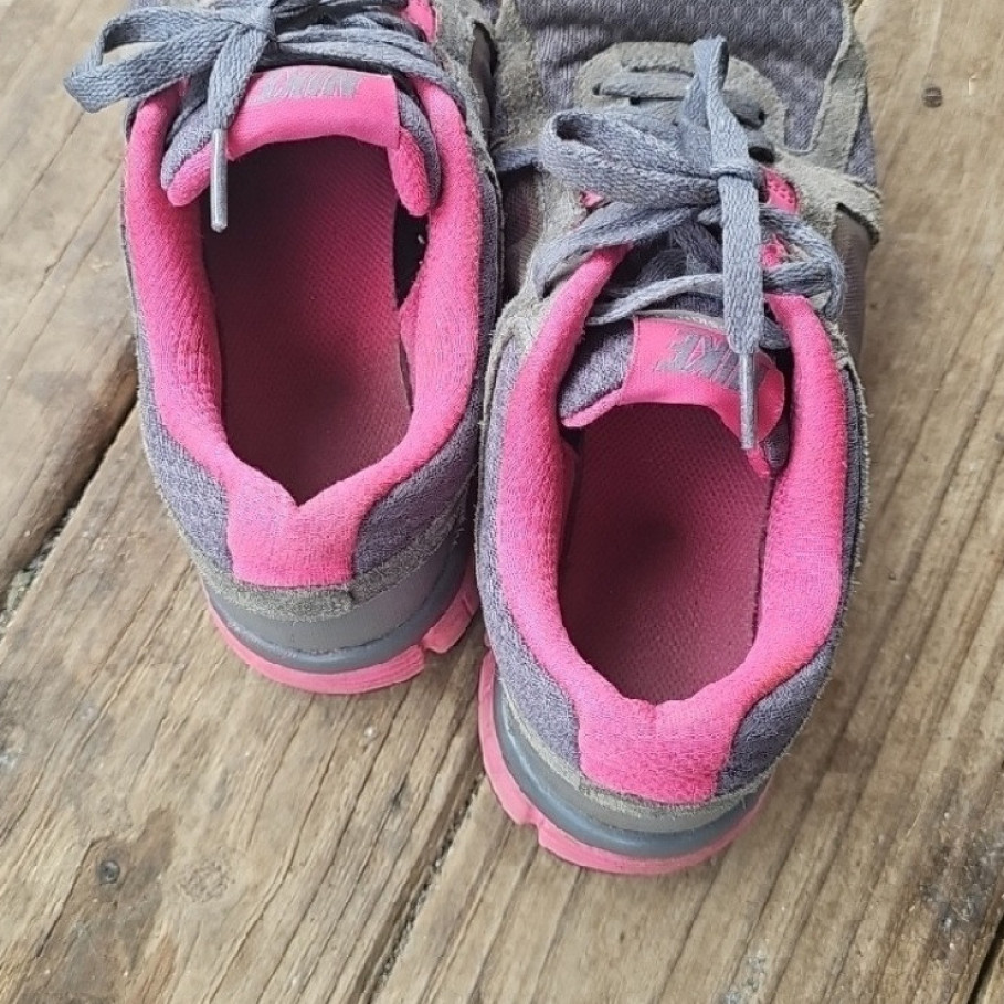 Well loved tennis shoes