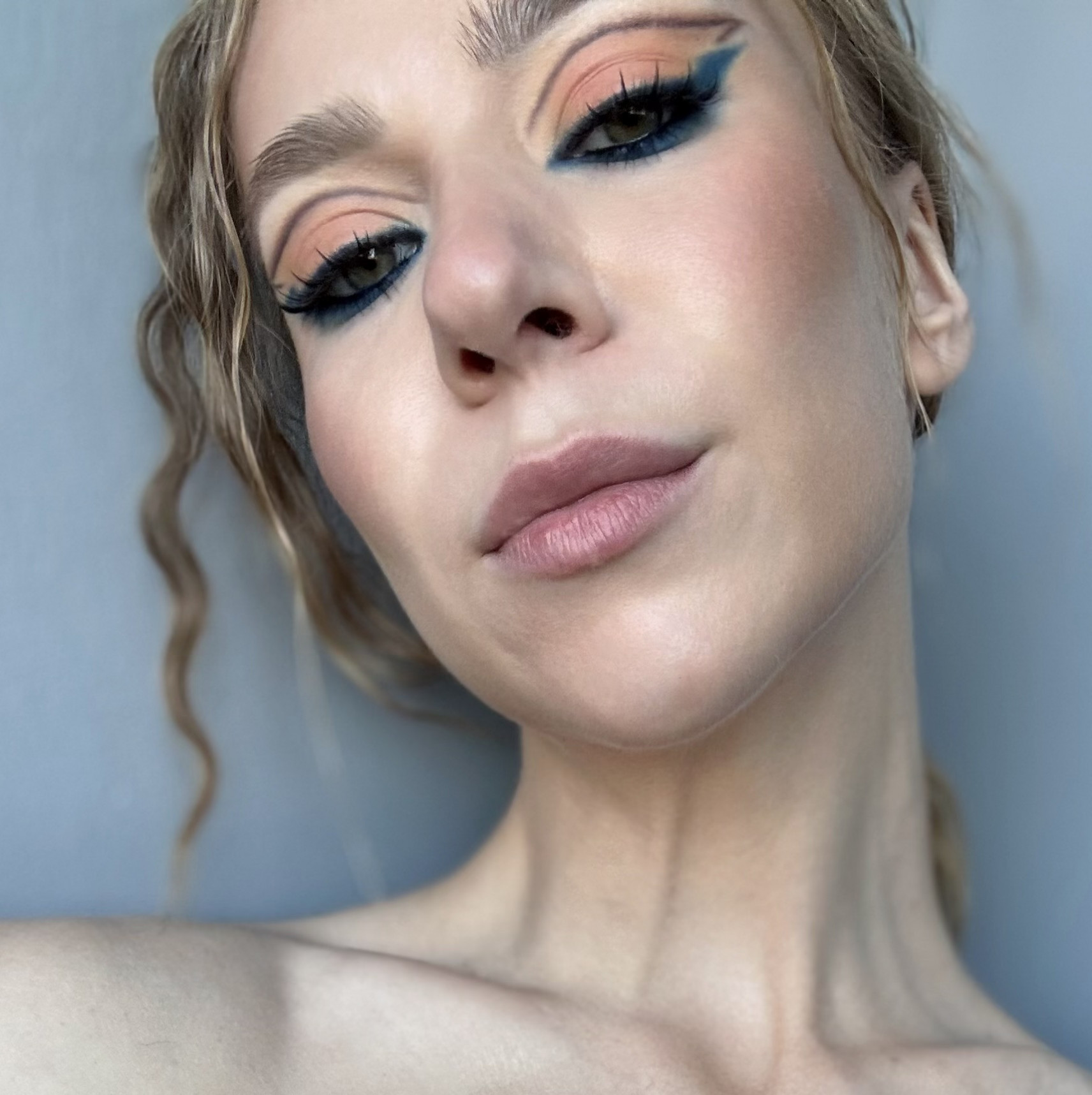 Serve your beautiful Goddess
