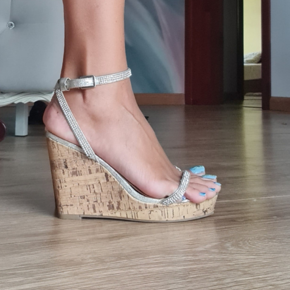 Wedge brand heels