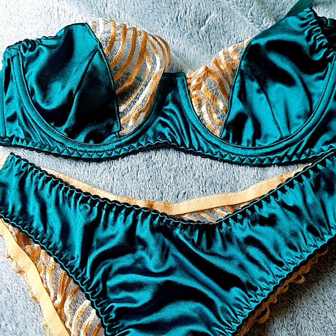 Silk green with lace golden back side