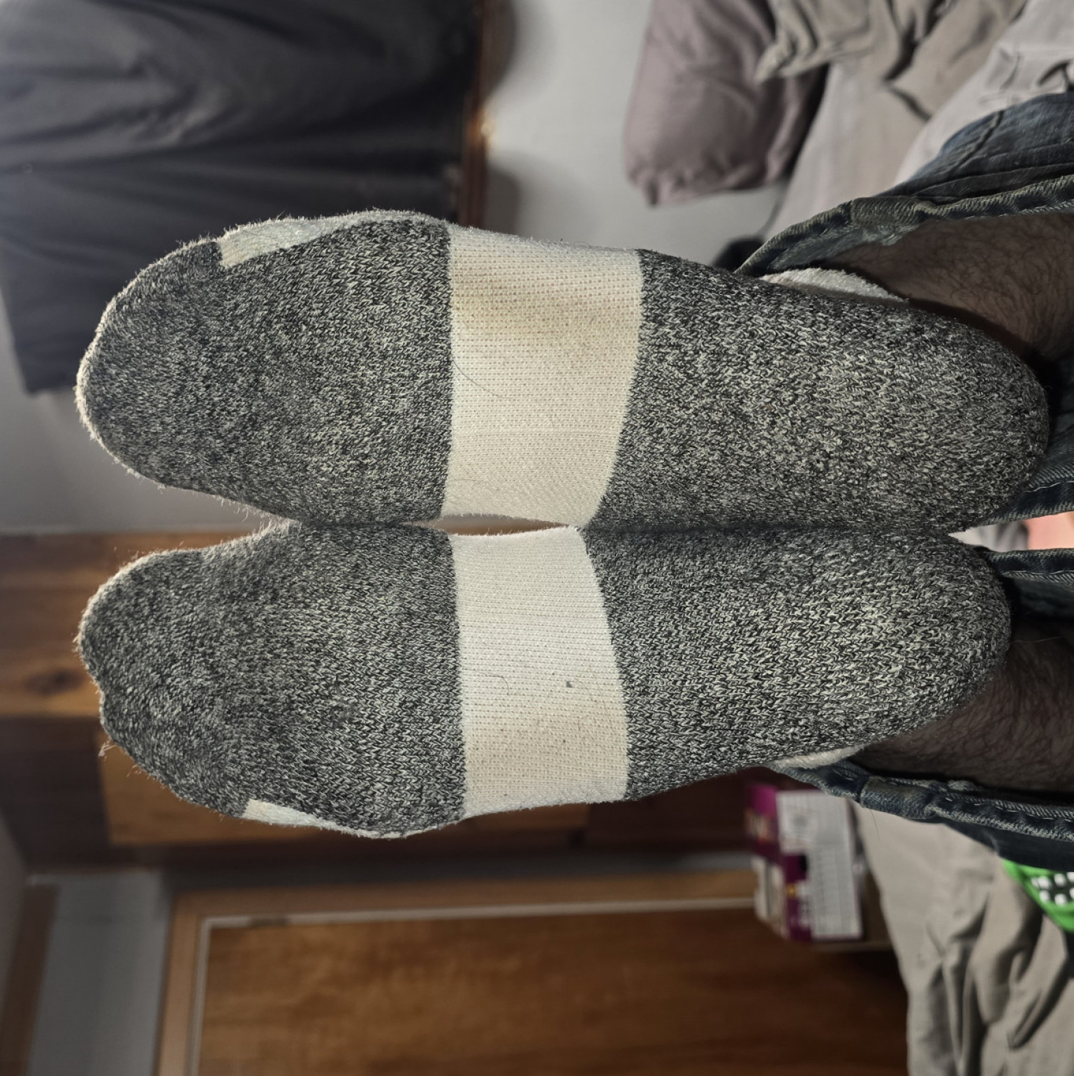 Grey and white avia ankle socks