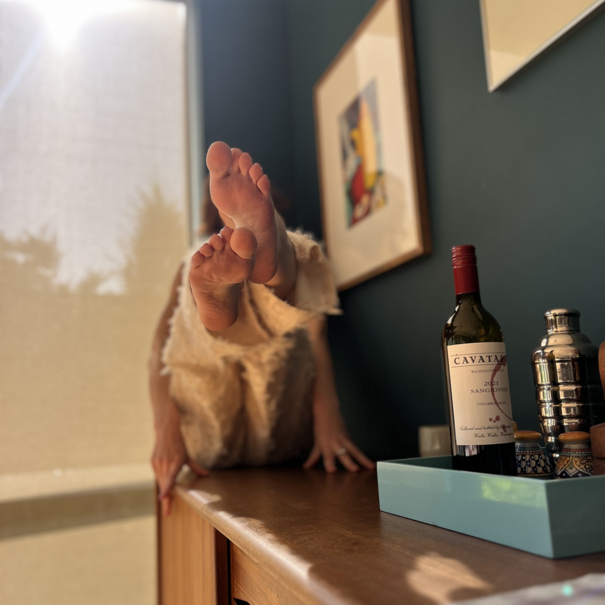 Goddess Selfies and Bare Feet