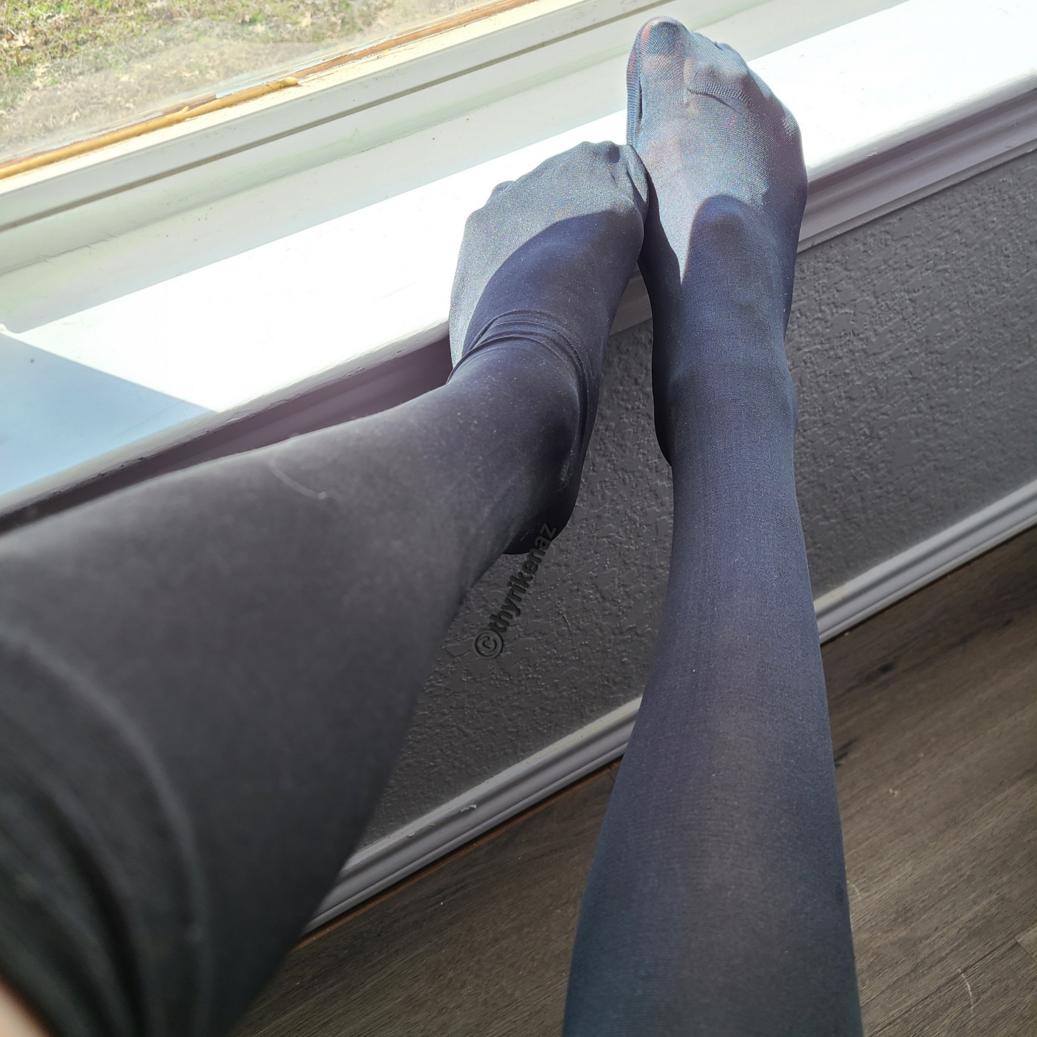 Stocking and heeled feet