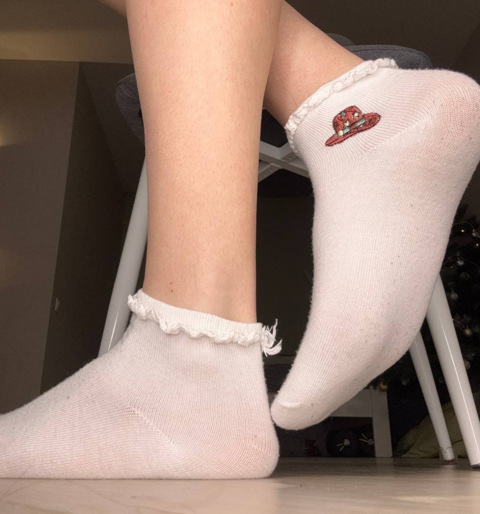 low cut ruffled socks white