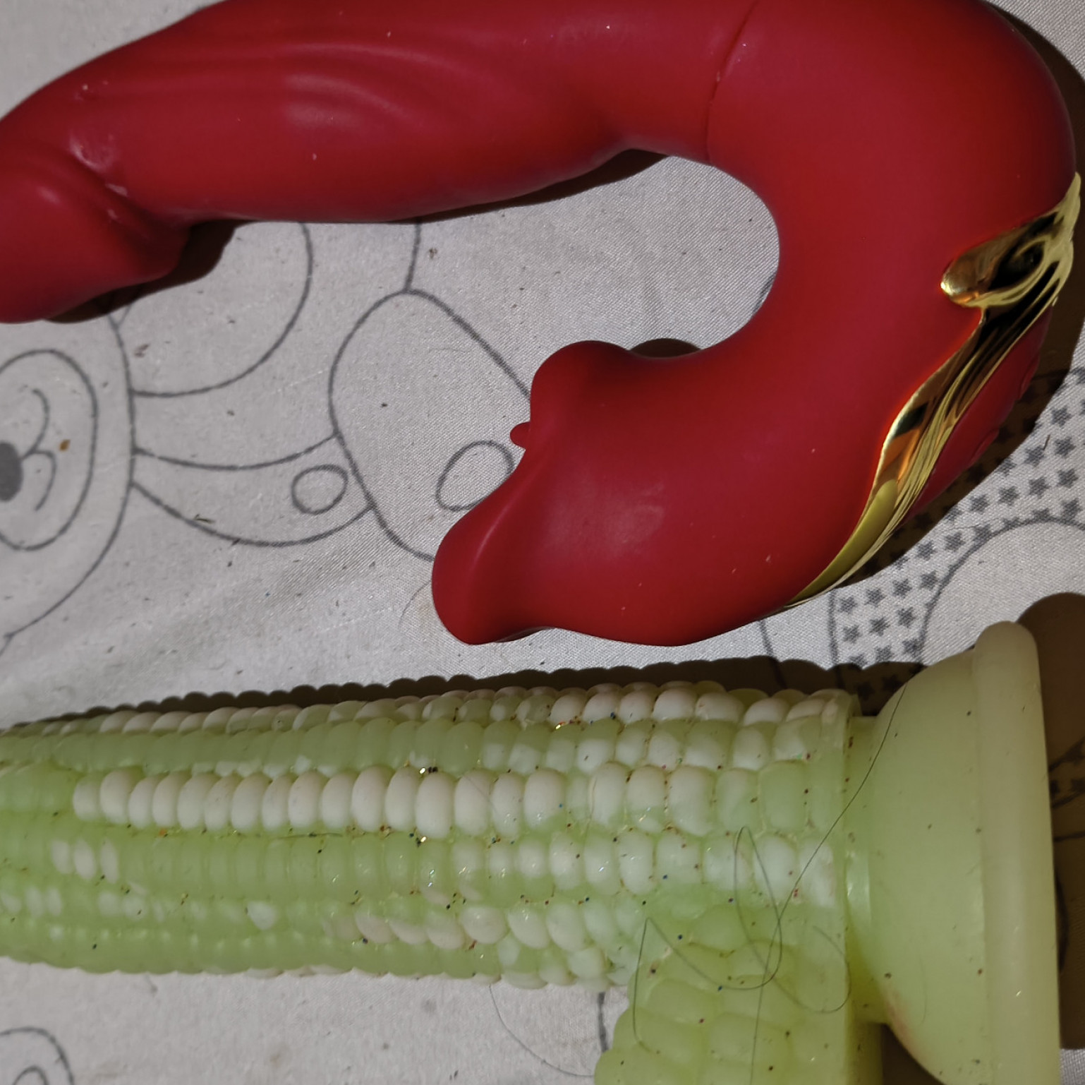 9 inch corn dildo and rose vibrating dildo