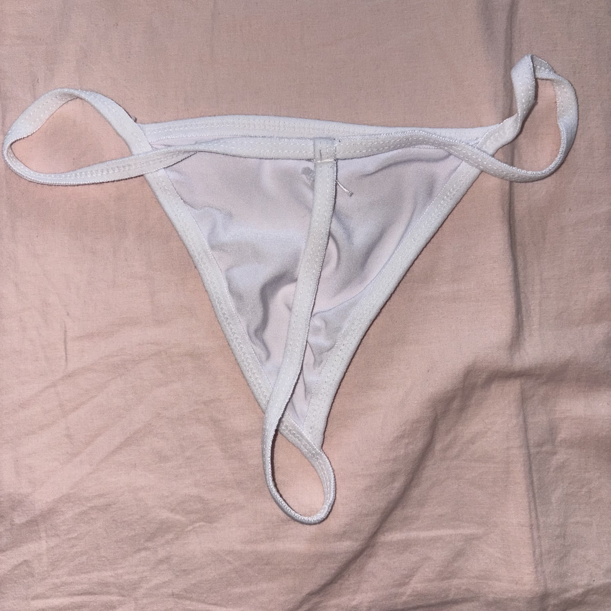 White Gstring