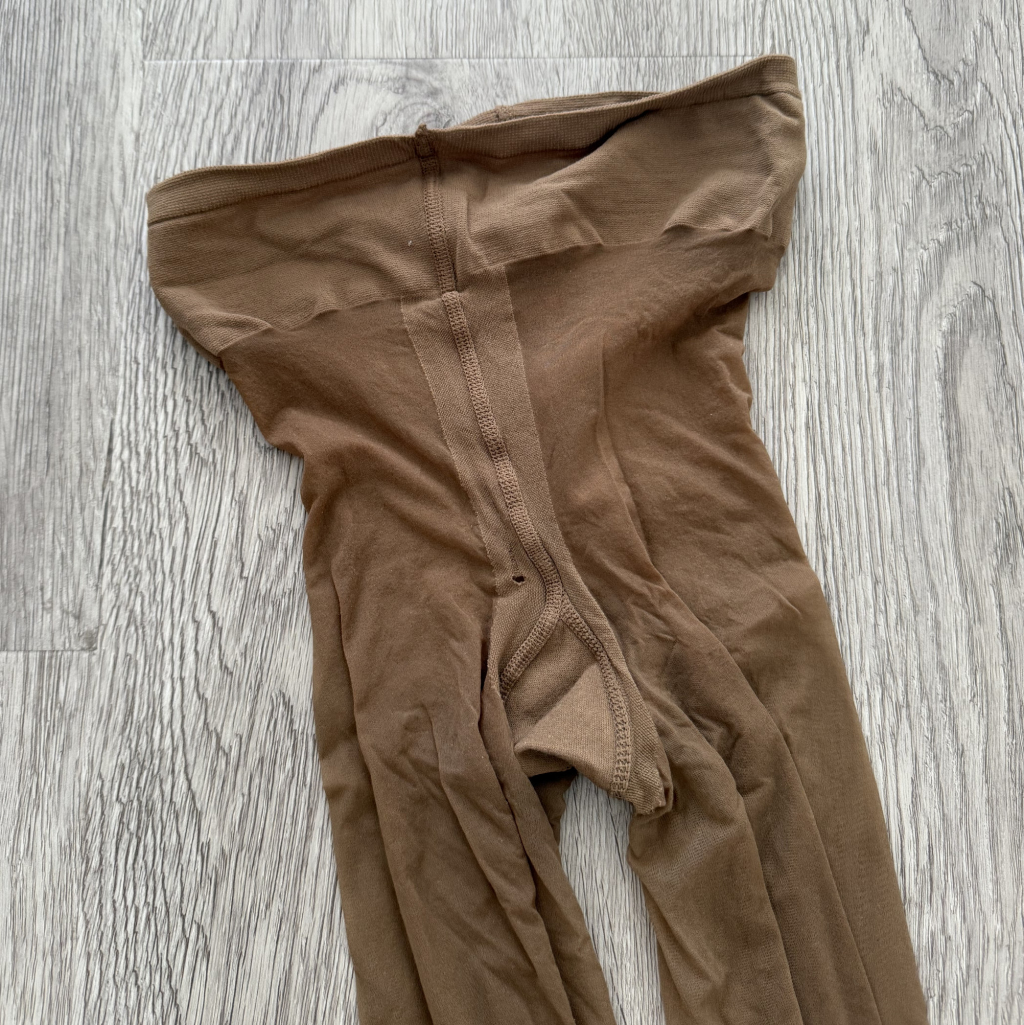 WORN SKIN COLOR PANTYHOSE