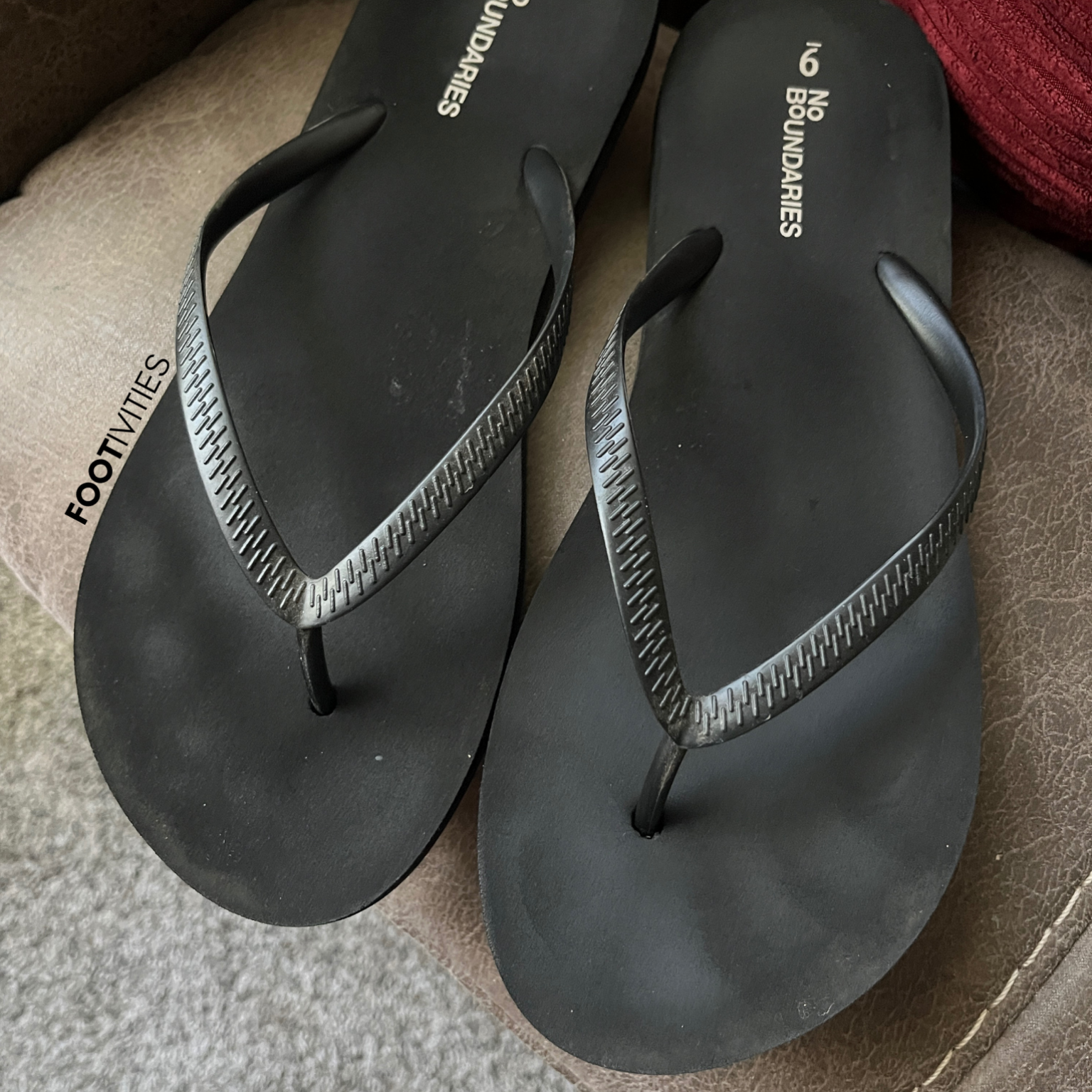 Black Flip Flops with TOE PRINTS