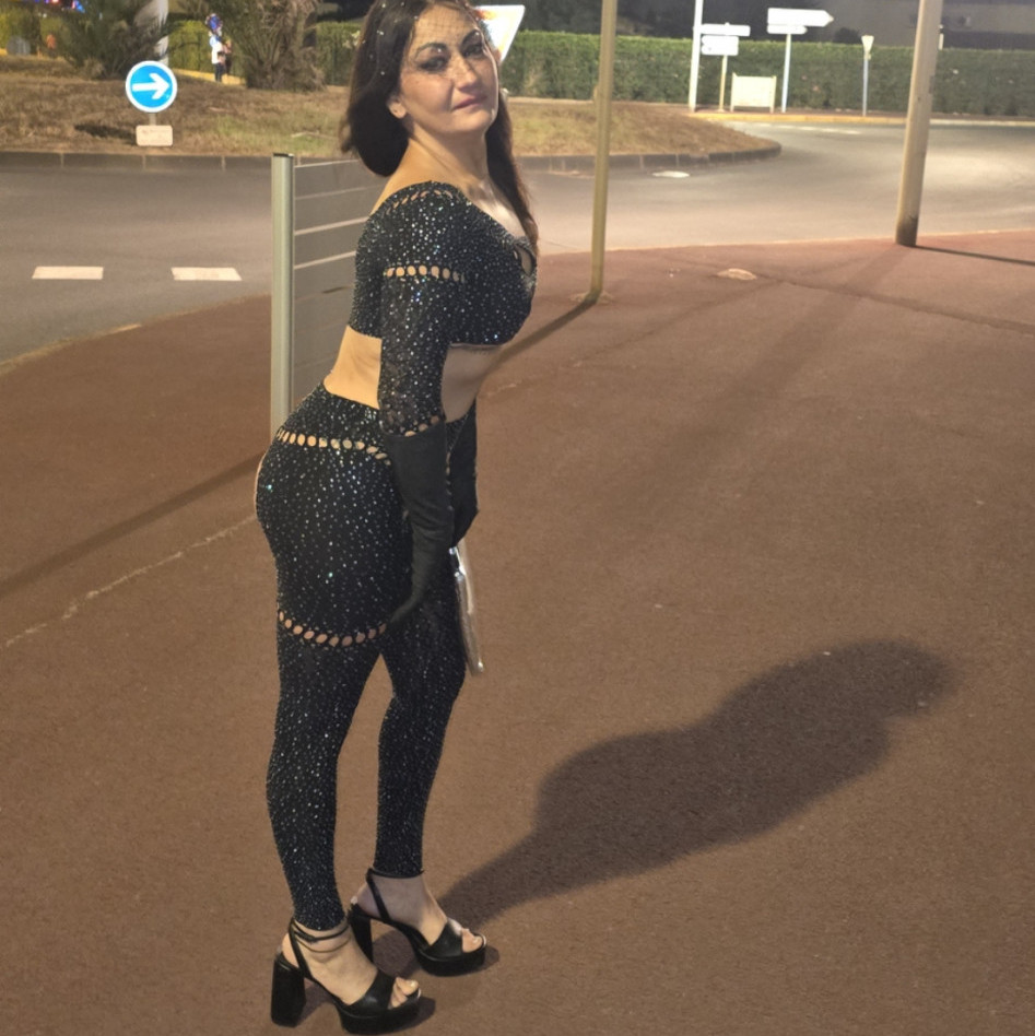 Ropa Usada GLORYHOLE GANGBANG y BOSQUE DE PERROS DOGGING