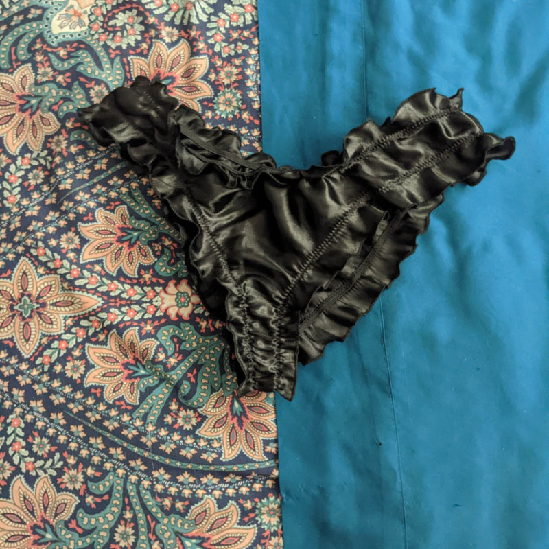 MV Store Buy items from your favorite girls.