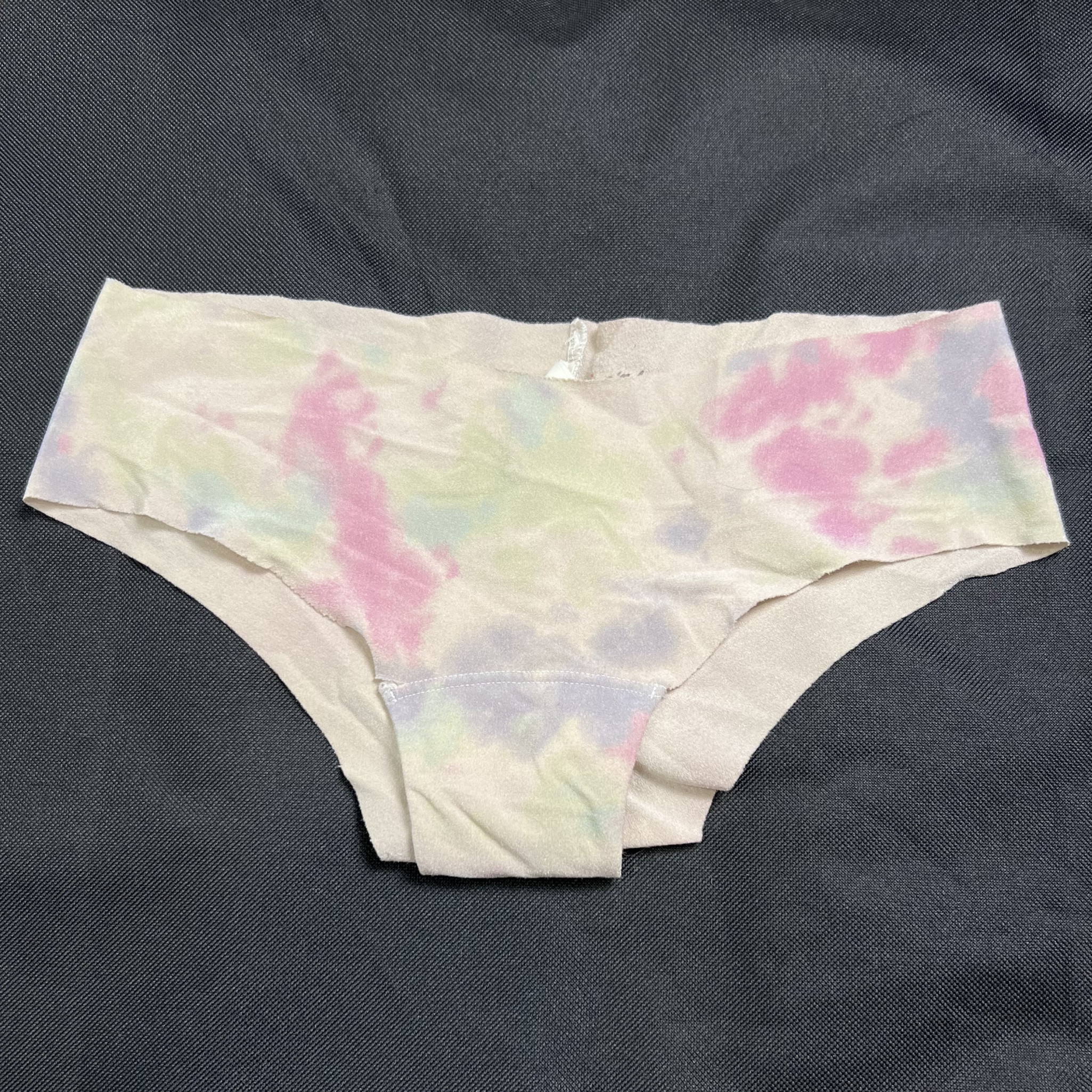 Seamless Cheeky Thong