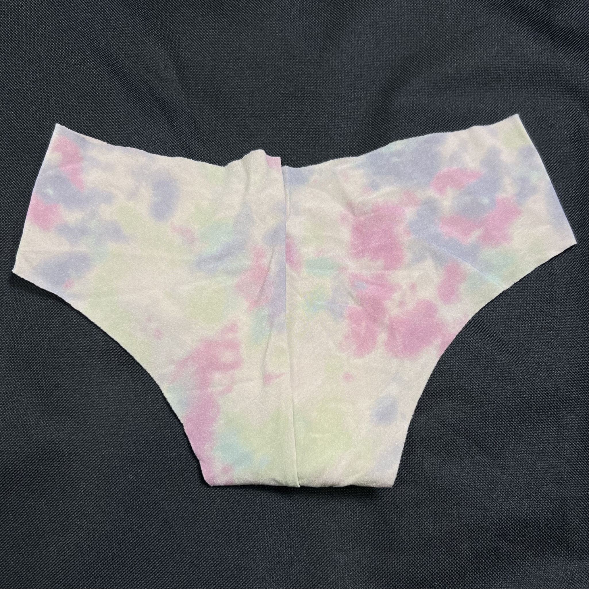 Seamless Cheeky Thong