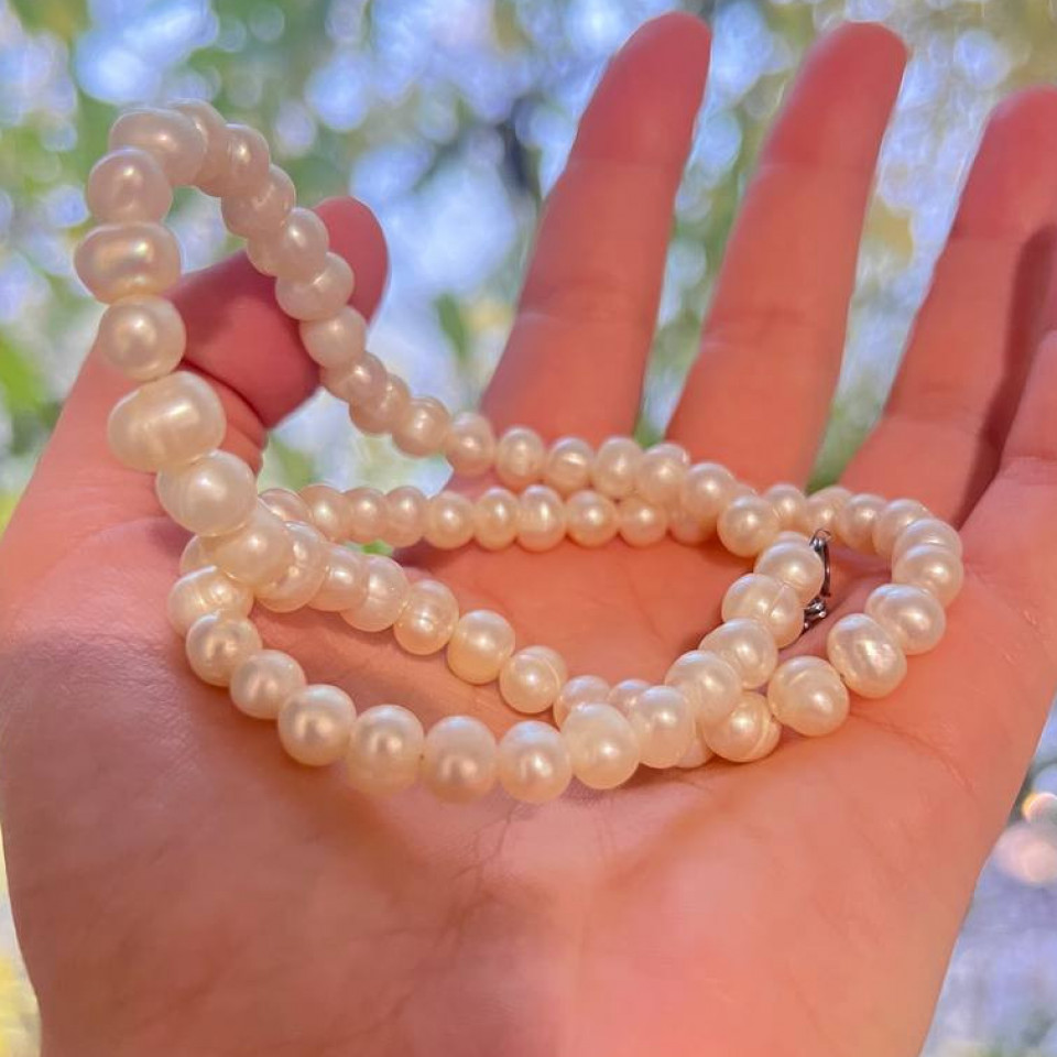 Freshwater pearl necklace