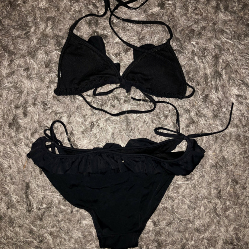 Black Ruffle Bikini Set