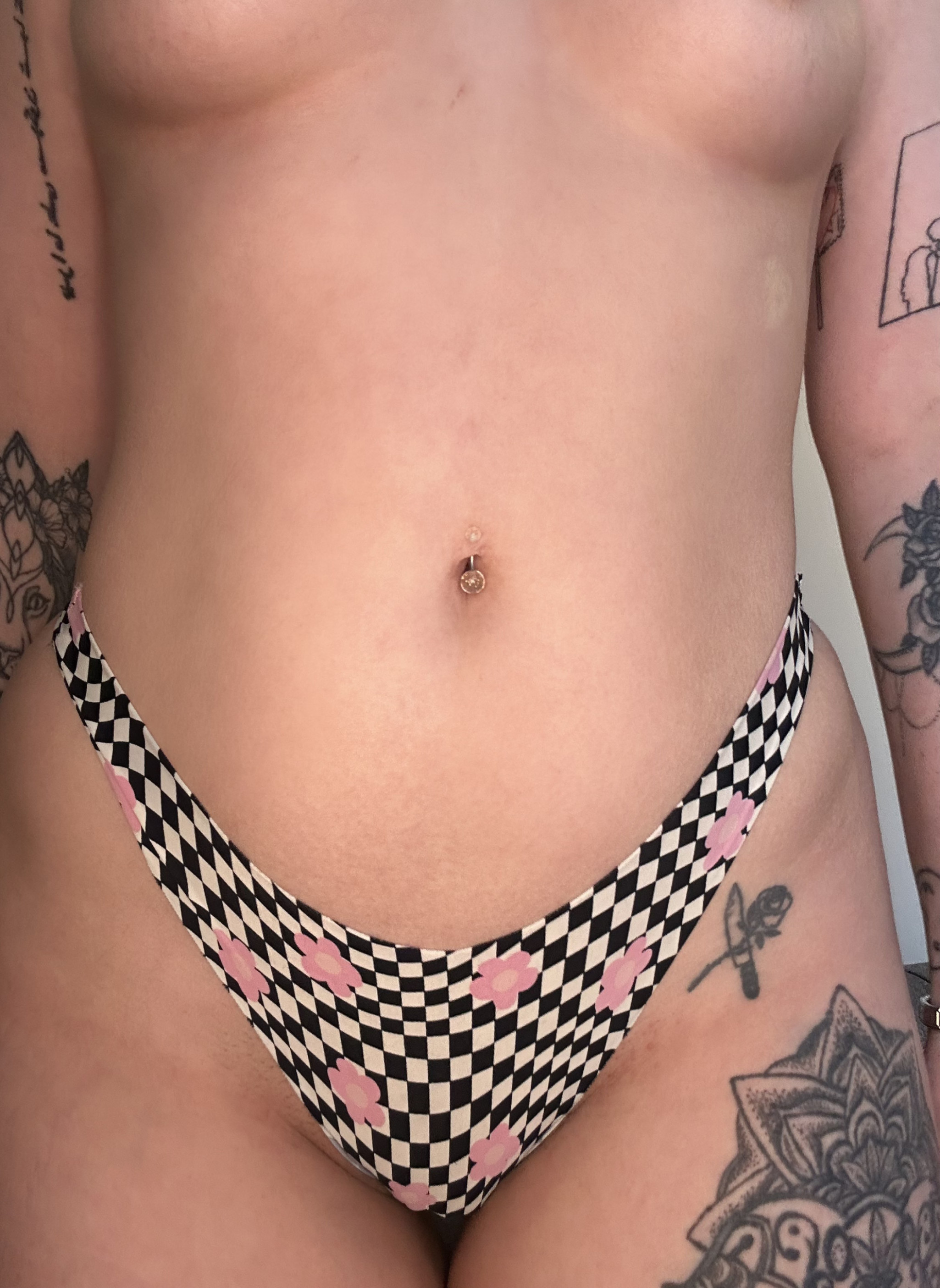 Stretchy thong panties