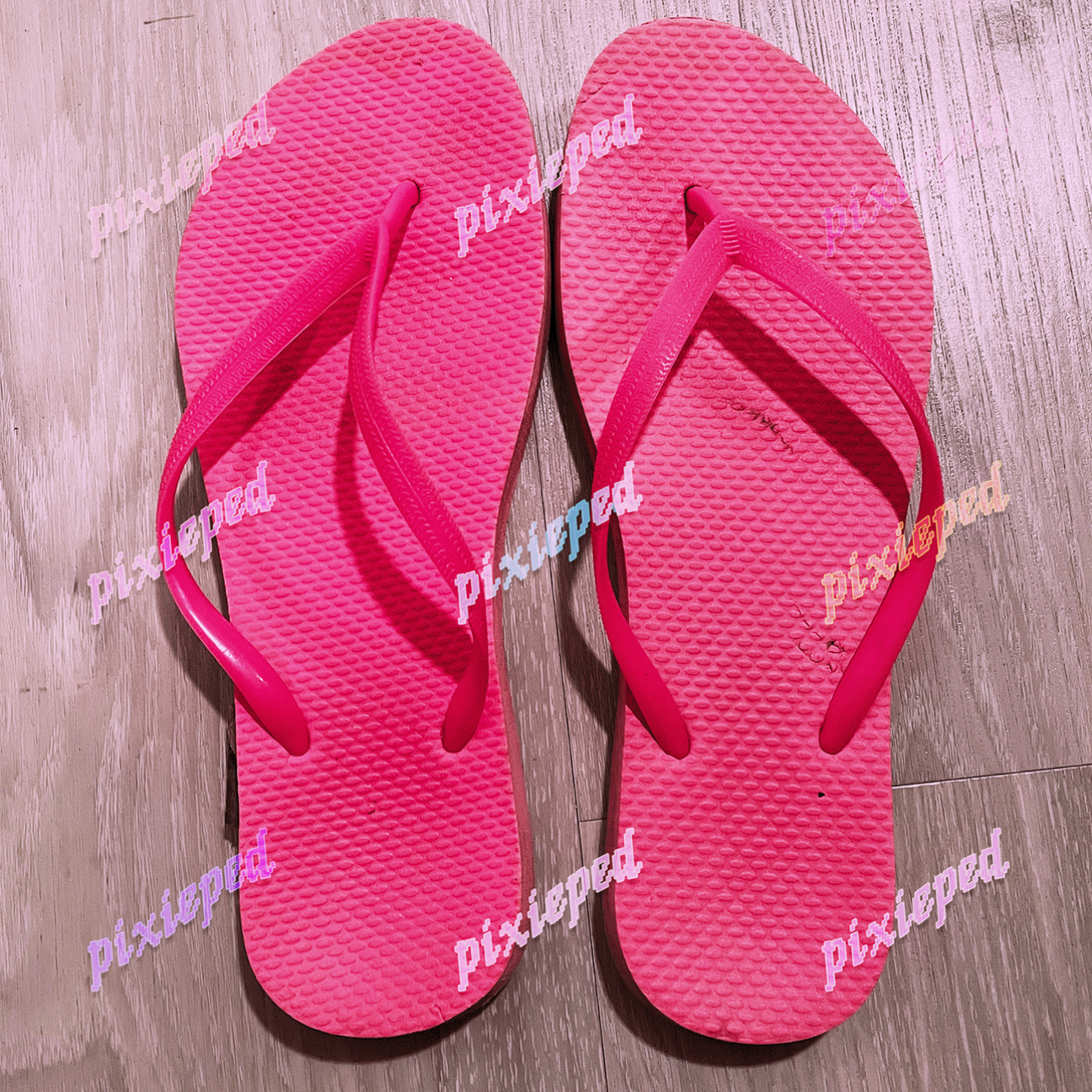 hot pink shower flip flops w TOE PRINTS