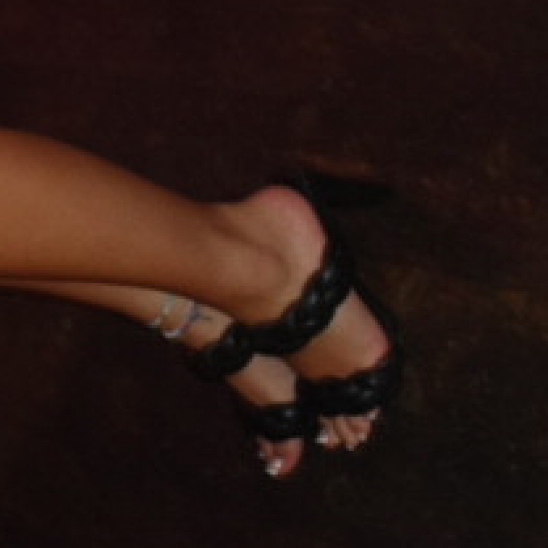 6 feet pics