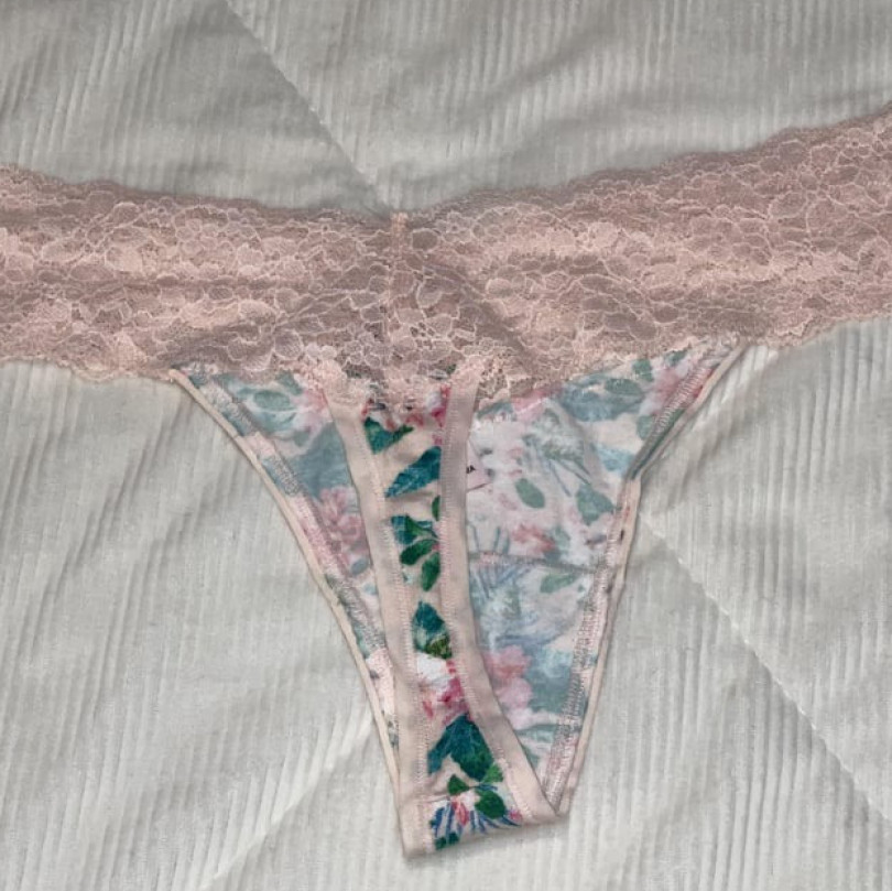 SALE Floral w Lace