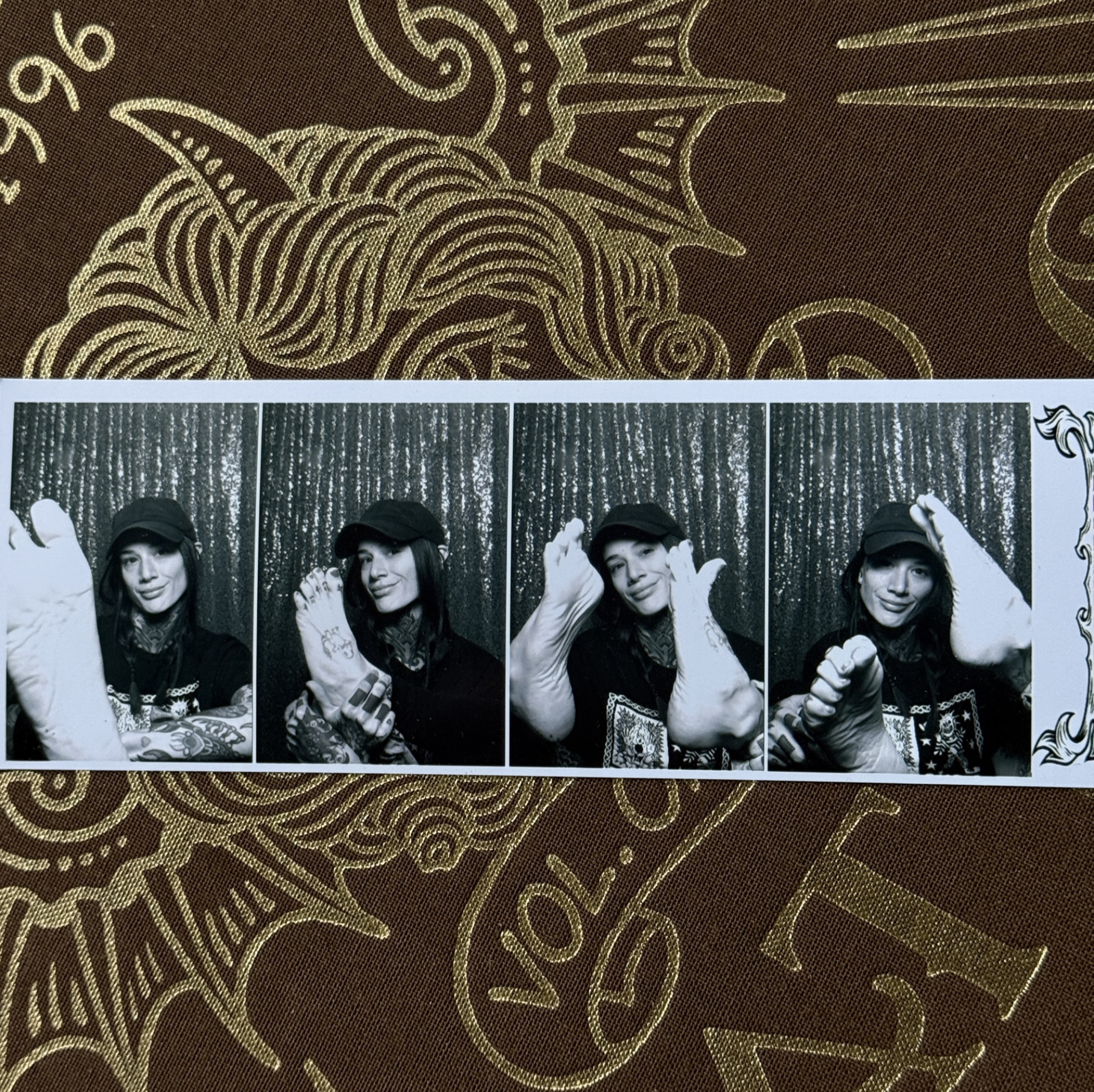 Photobooth barefeet black and white photo strip