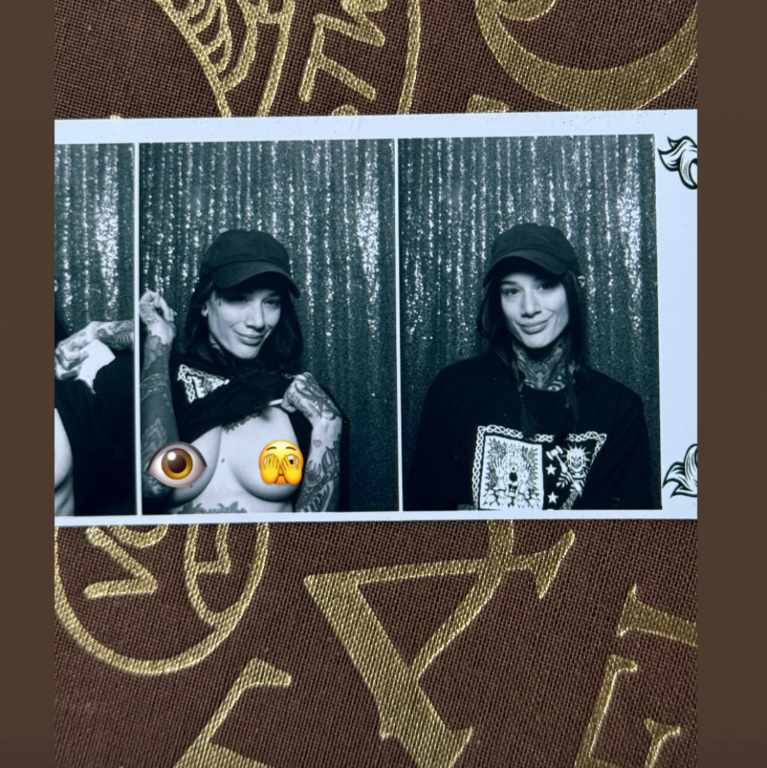 Photobooth topless black and white photo strip