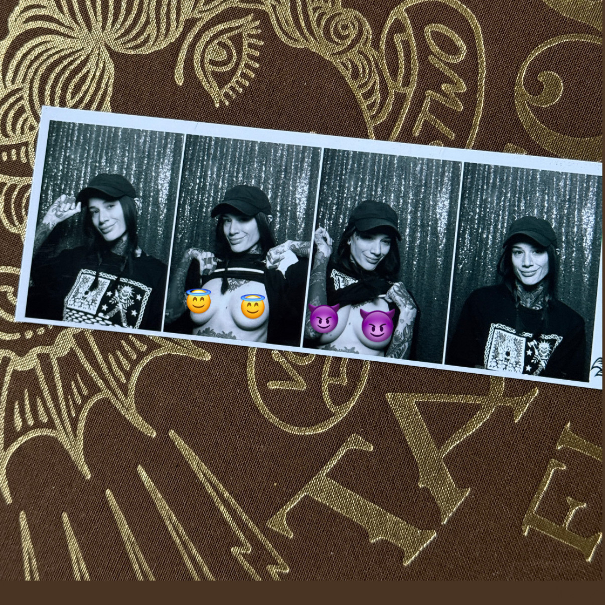 Photobooth topless black and white photo strip