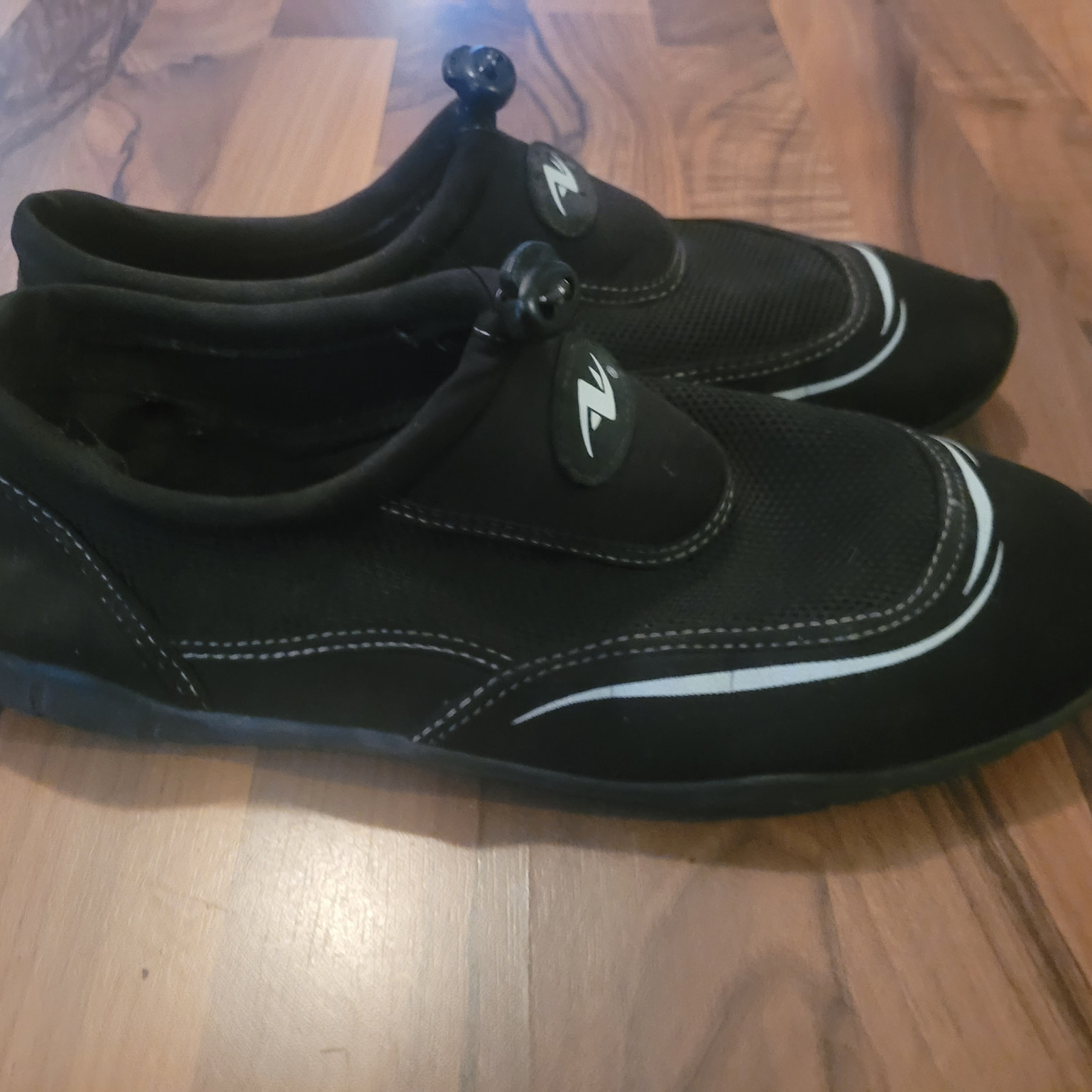 Black water shoes