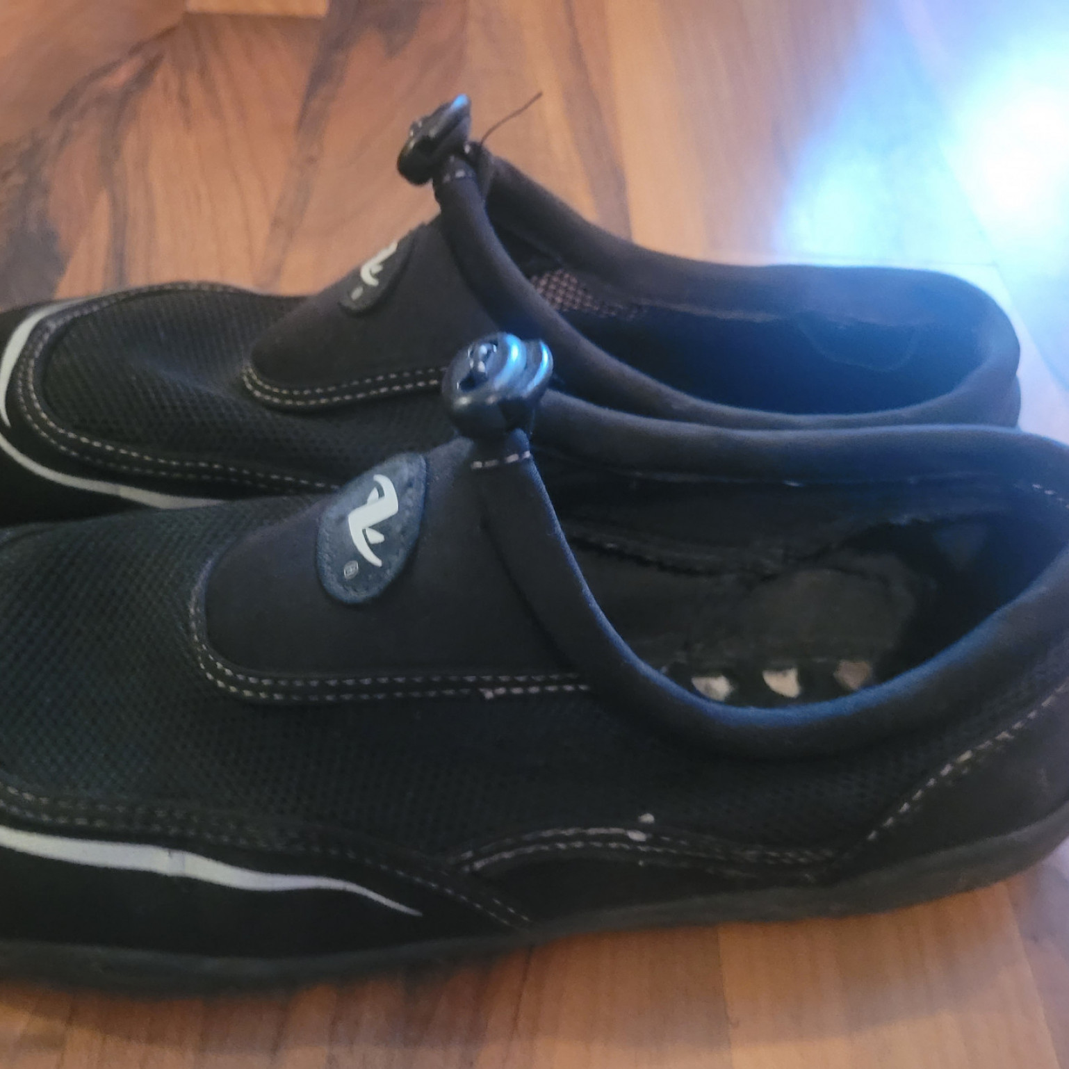 Black water shoes