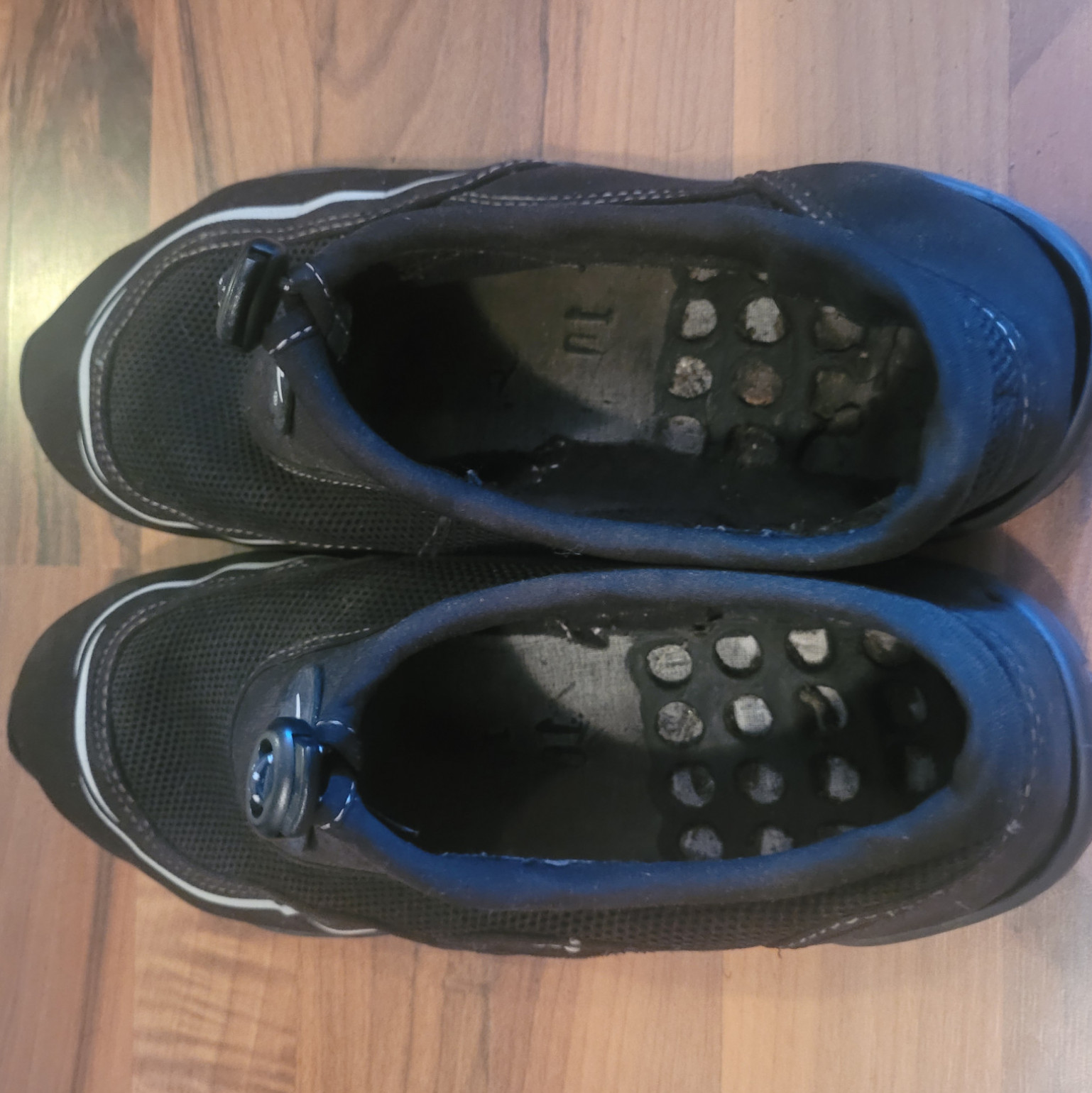 Black water shoes