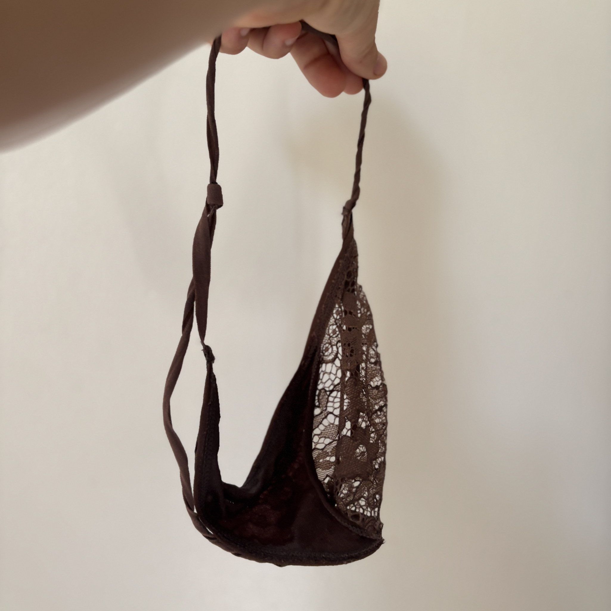 S0AKED LACE THONG