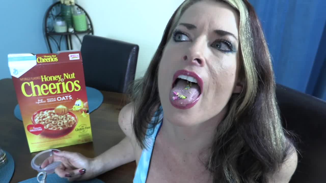 Goldie blair giantess