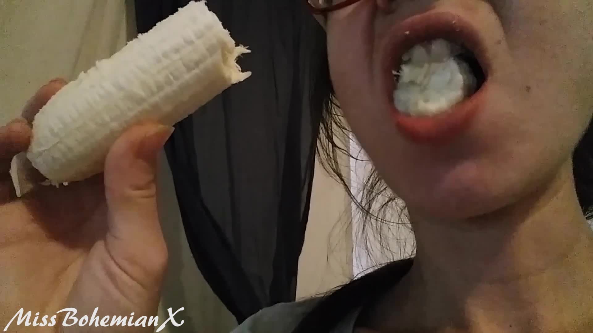 Miss_Bohemian - Eating a Banana - Chewing VORE - ManyVids