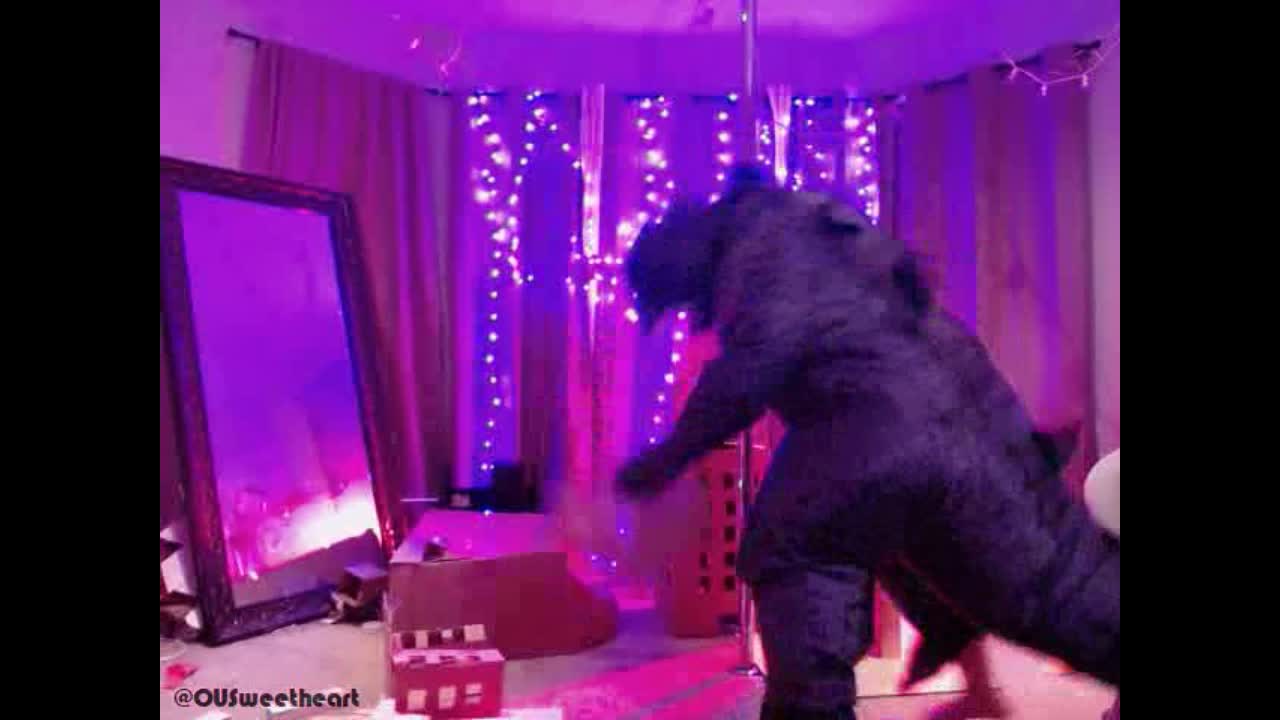 Sexy Godzilla Stomps City